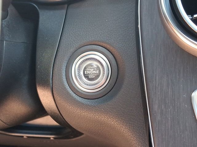 Used 2021 Mercedes-Benz GLC 300 4MATIC image 25