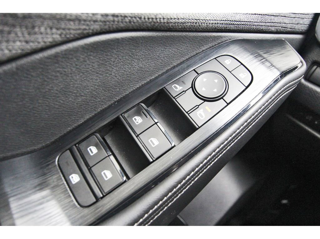 Used 2022 Nissan Rogue SV image 15