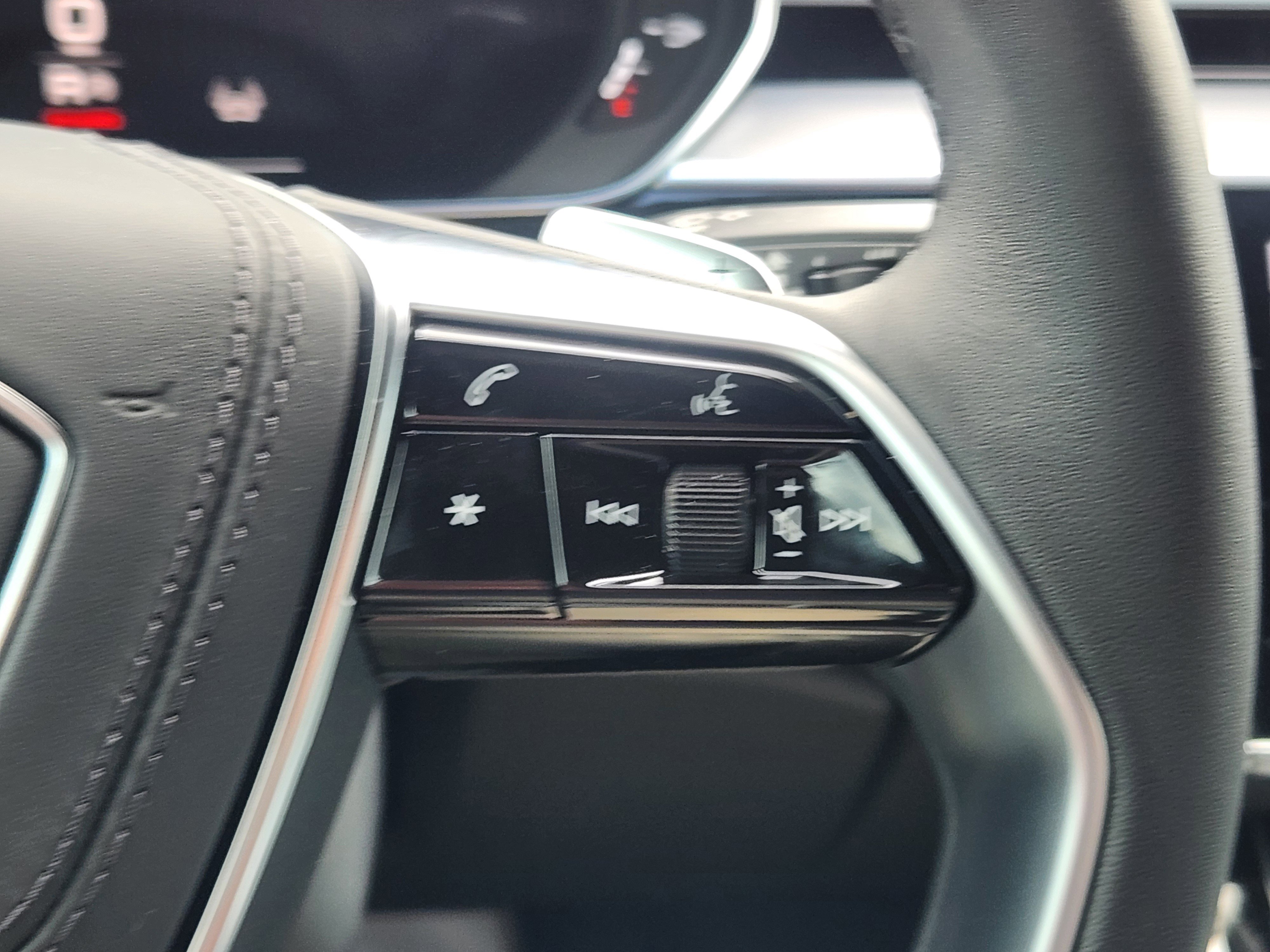 Used 2025 Audi A8 L 3.0T image 31