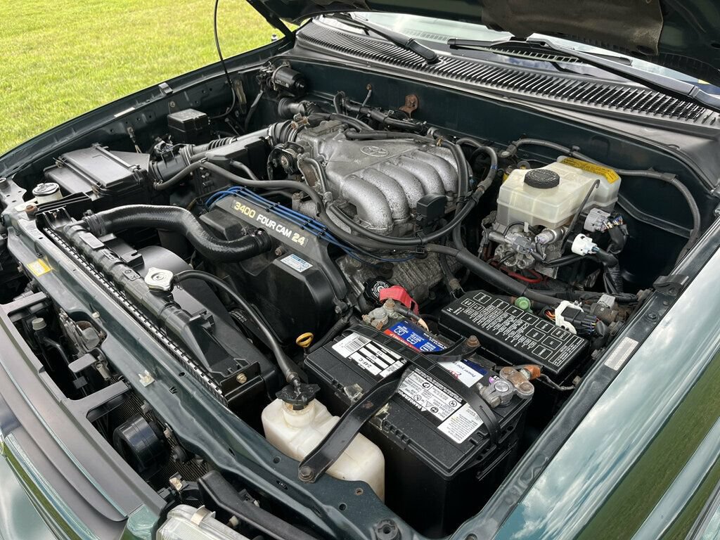 Used 2001 Toyota 4Runner SR5 AWD/4WD image 88
