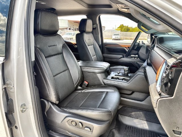 Used 2023 GMC Sierra 1500 Denali w/ Technology Package AWD/4WD image 24
