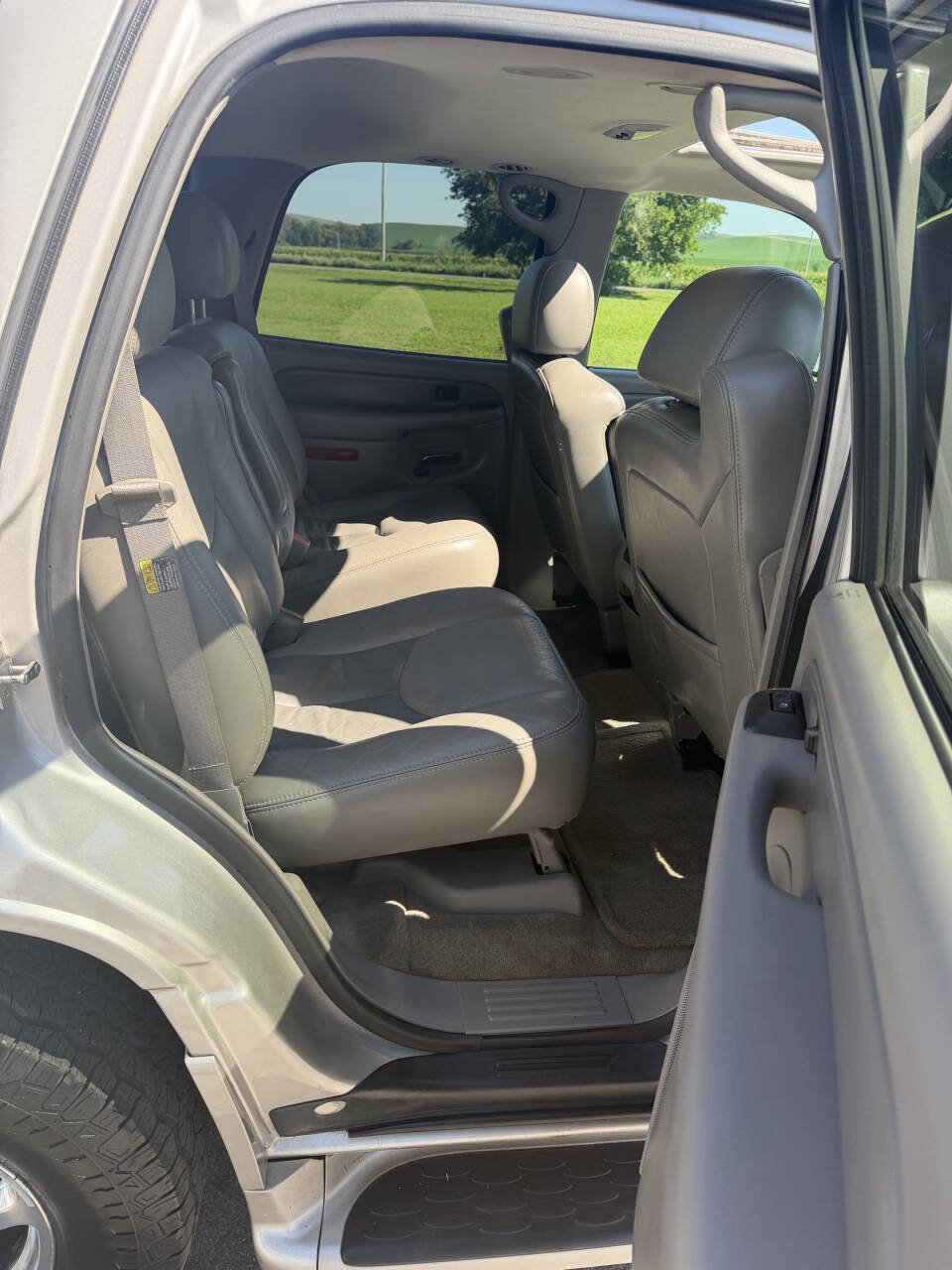 Used 2005 GMC Yukon Denali AWD/4WD image 14