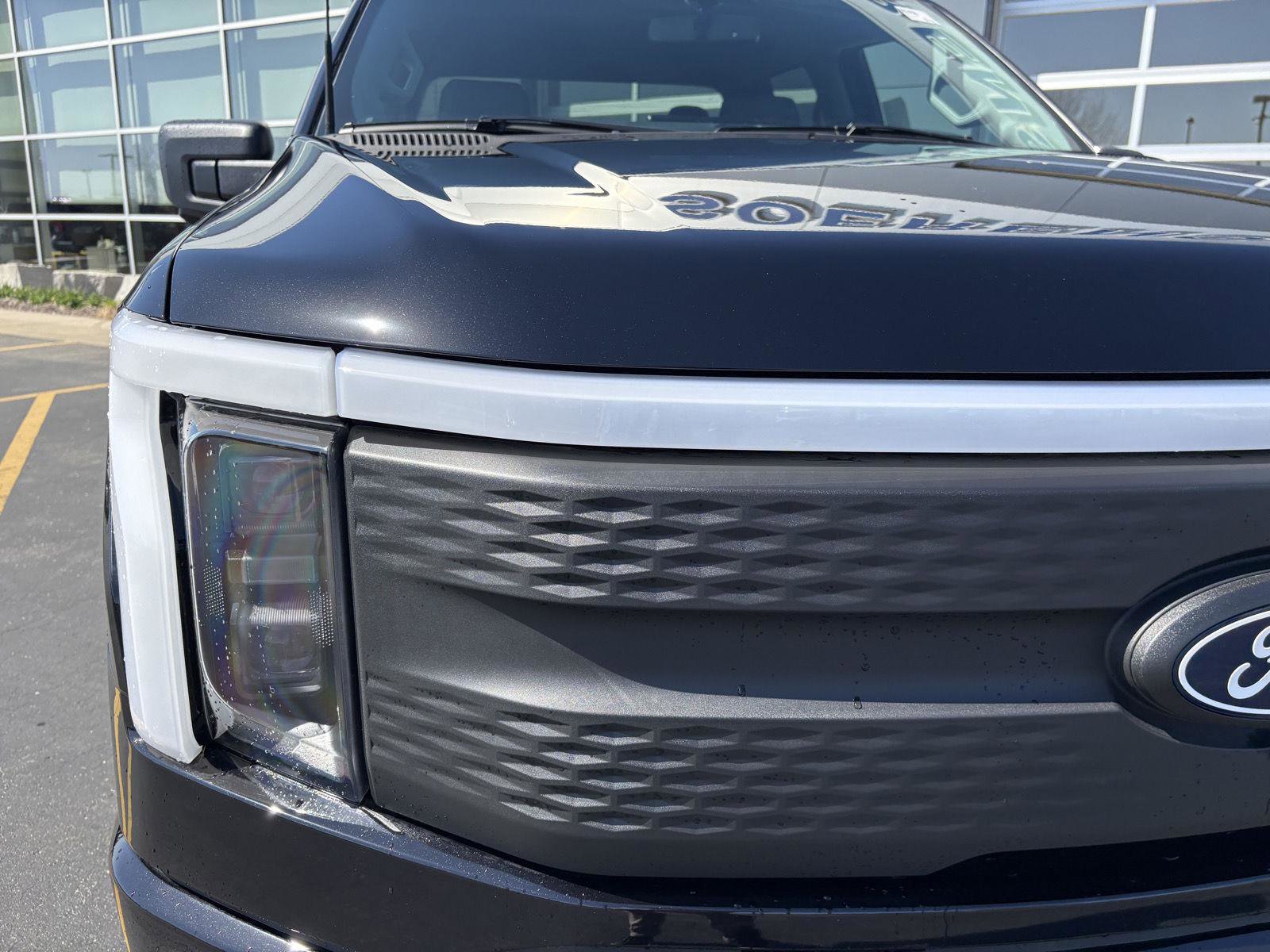 New 2025 Ford F150 Lightning Flash AWD/4WD image 25