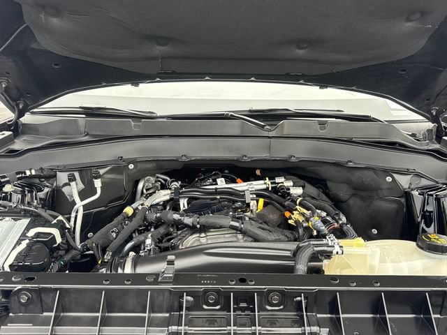 Used 2025 Ford Explorer Active RWD image 29