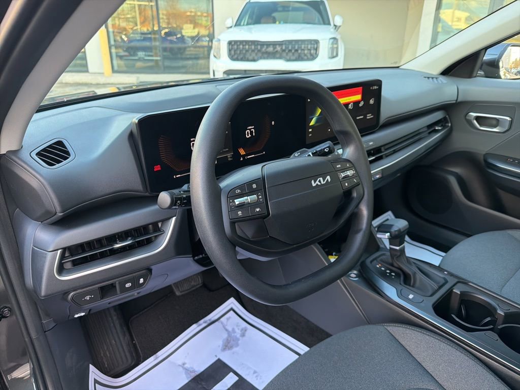 New 2025 Kia K4 LX image 31