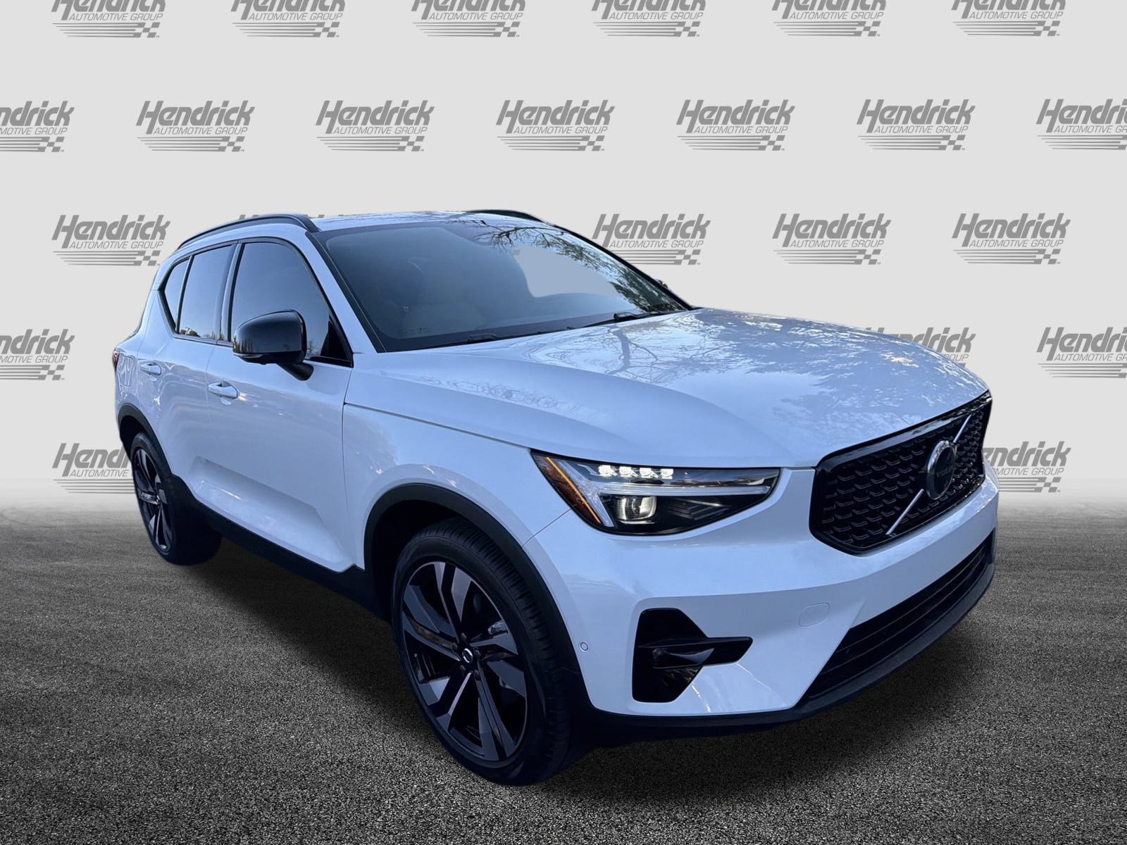 Used 2026 Volvo XC40 B5 Ultra w/ Protection Package Premier image 2
