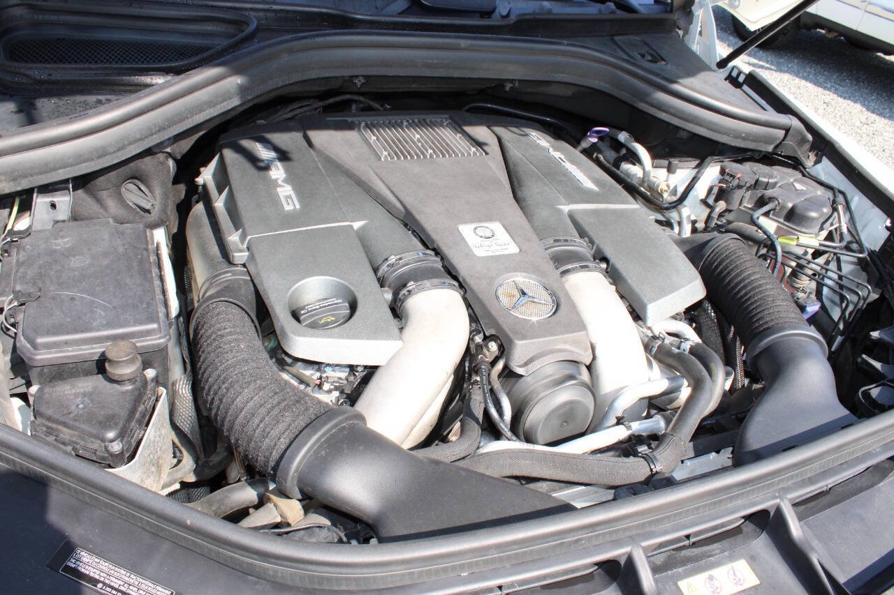 Used 2015 Mercedes-Benz GL 63 AMG 4MATIC w/ Accessory Chrome Package image 30