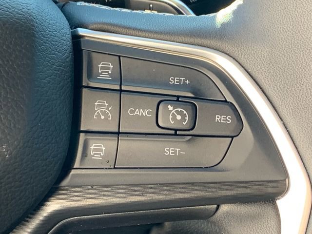 Used 2025 Jeep Grand Cherokee L Altitude image 33