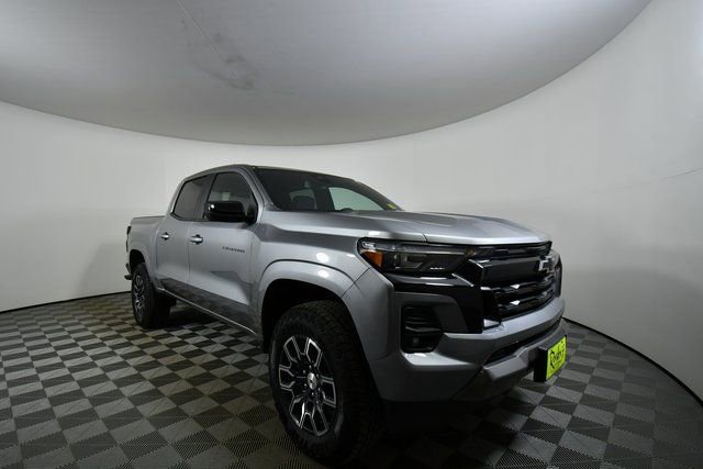 Used 2024 Chevrolet Colorado Z71 w/ Z71 Convenience Package 2 image 8