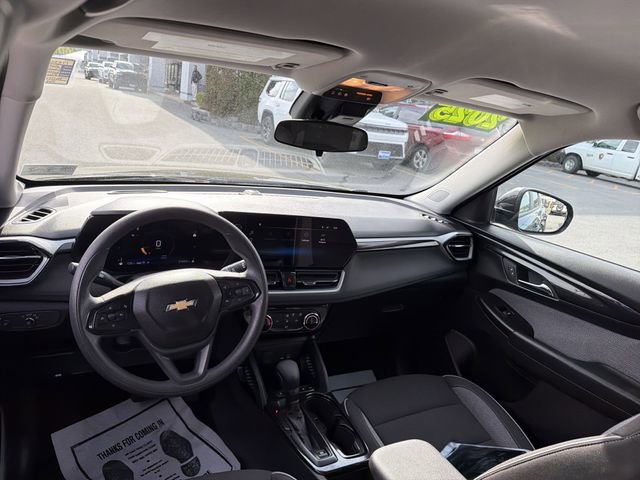Used 2025 Chevrolet TrailBlazer LT AWD/4WD image 14