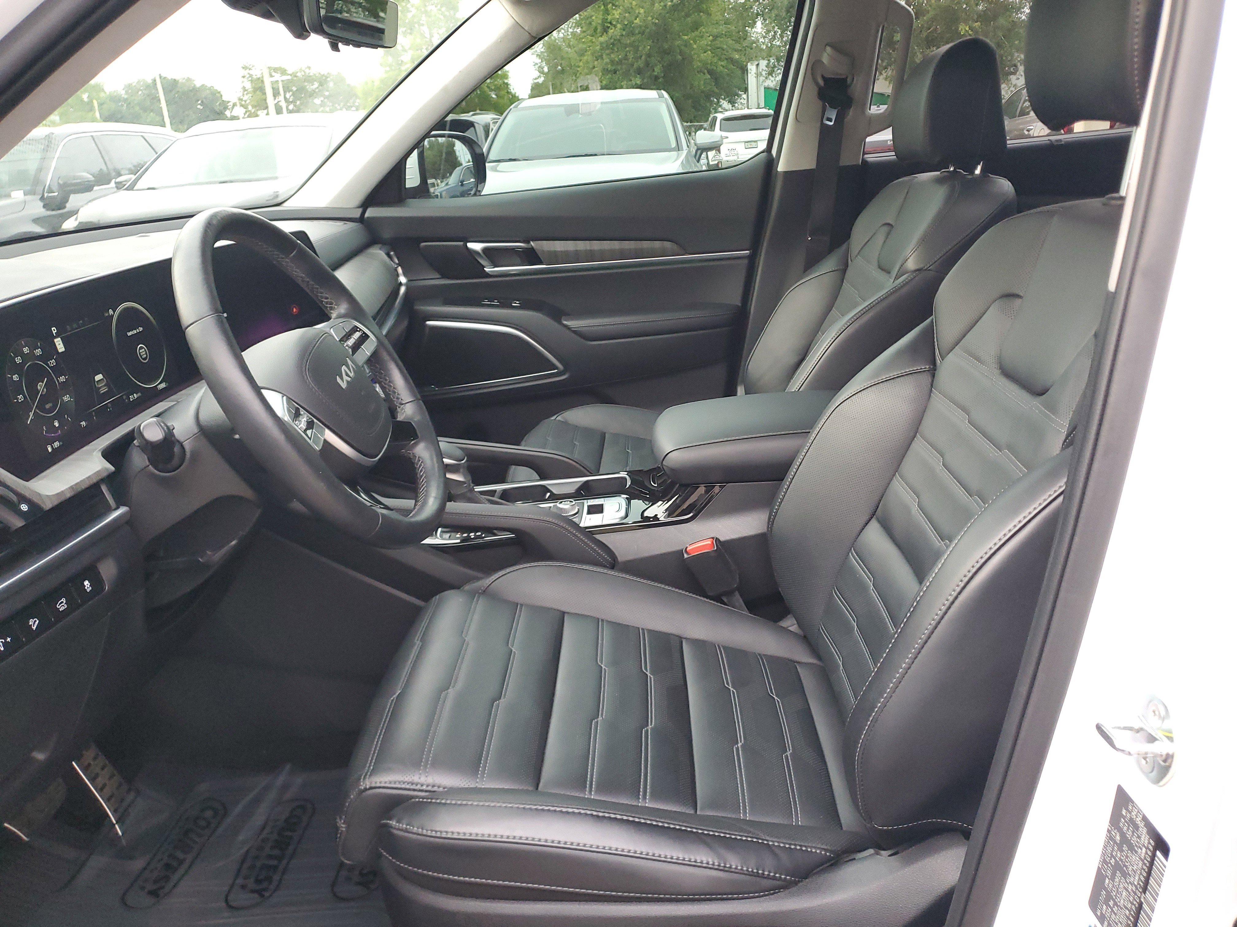 Used 2024 Kia Telluride SX Prestige w/ Towing Package AWD/4WD image 20