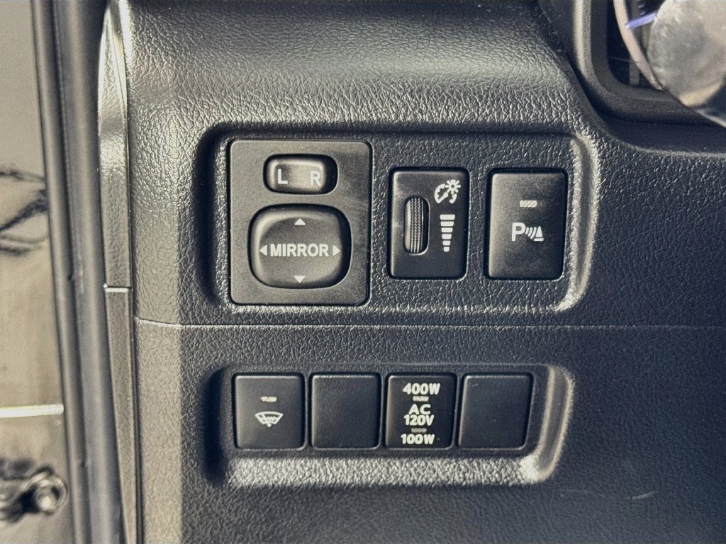Used 2018 Toyota 4Runner Limited AWD/4WD image 11