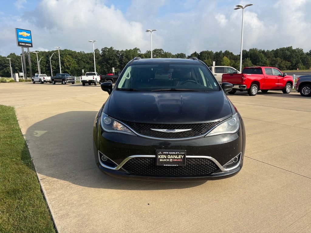 Used 2020 Chrysler Pacifica Touring-L Plus FWD image 9