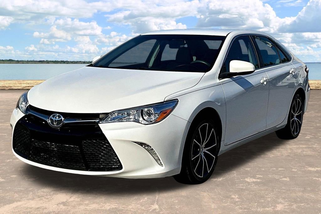 Used 2017 Toyota Camry XSE FWD image 4