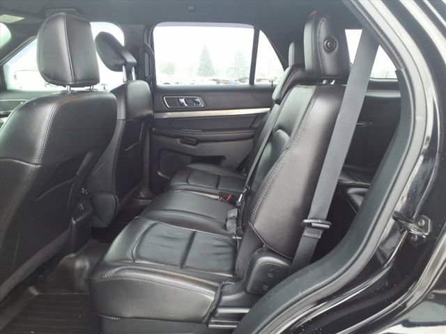 Used 2018 Ford Explorer XLT w/ Equipment Group 202A image 11