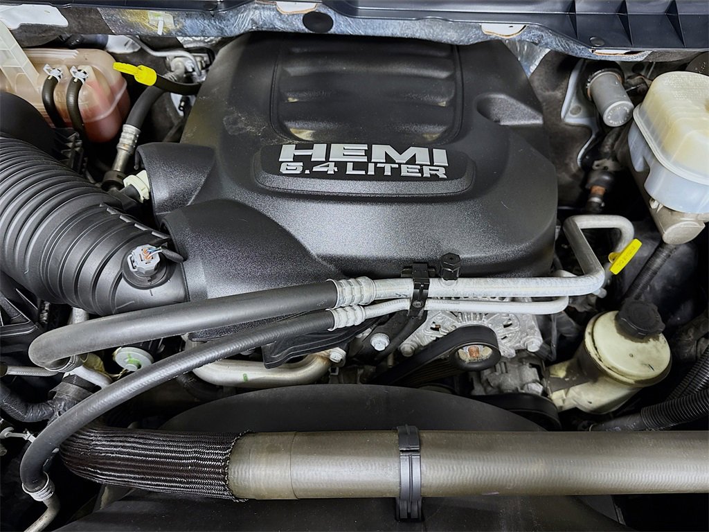 Used 2018 RAM 3500 Tradesman w/ Chrome Appearance Group image 32