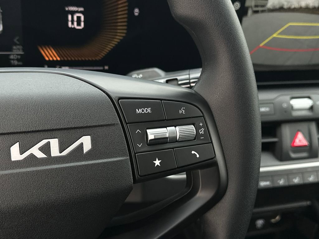 New 2025 Kia K4 LXS image 26