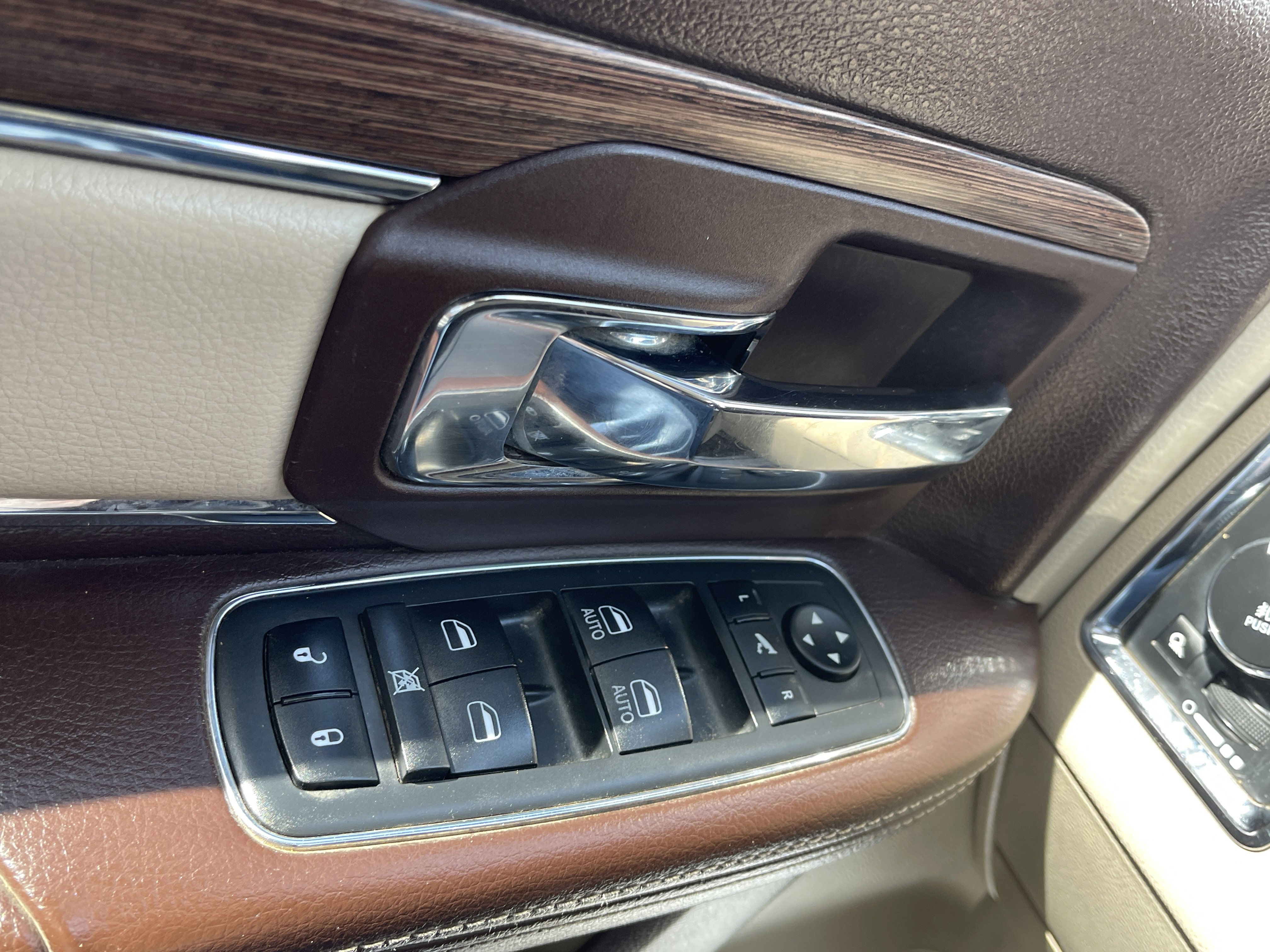 Used 2018 RAM 3500 Laramie image 22