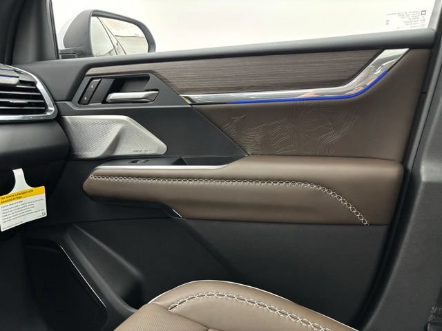 New 2026 GMC Acadia Denali Ultimate w/ LPO, Floor Liner Package AWD/4WD image 47