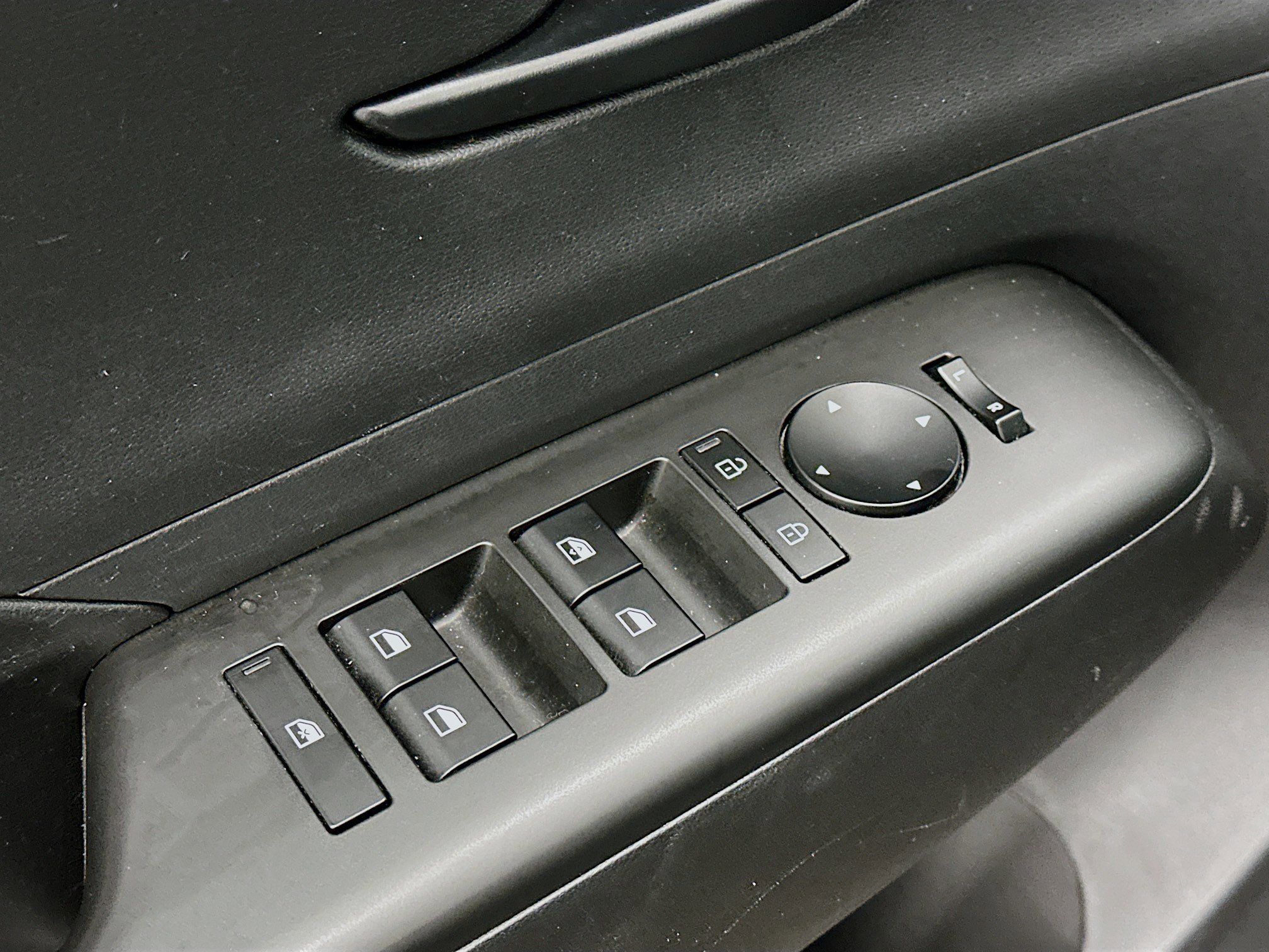 Used 2024 Hyundai Kona SEL image 15