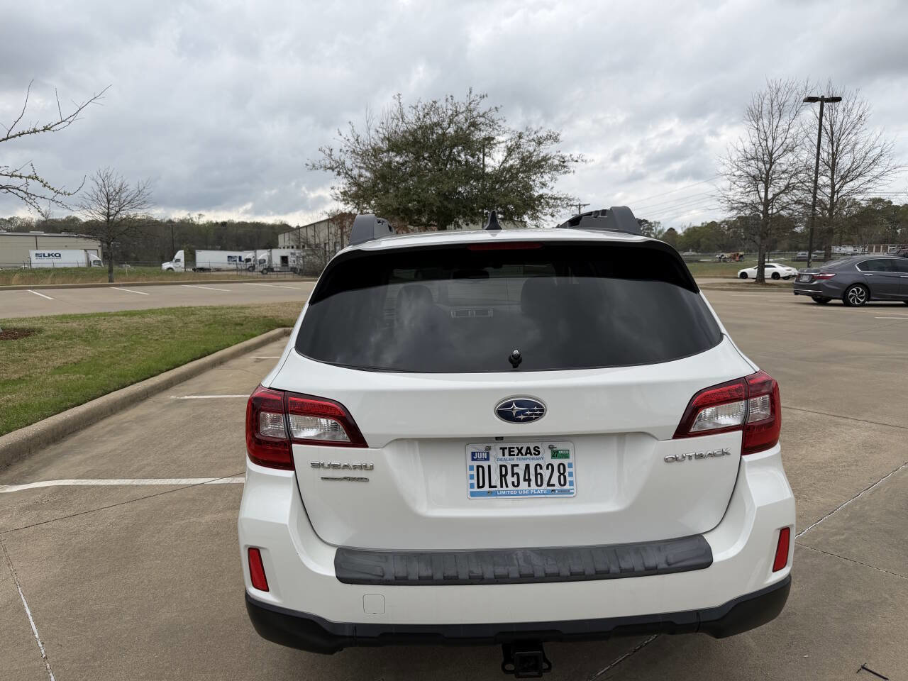 Used 2016 Subaru Outback 2.5i Limited AWD/4WD image 8