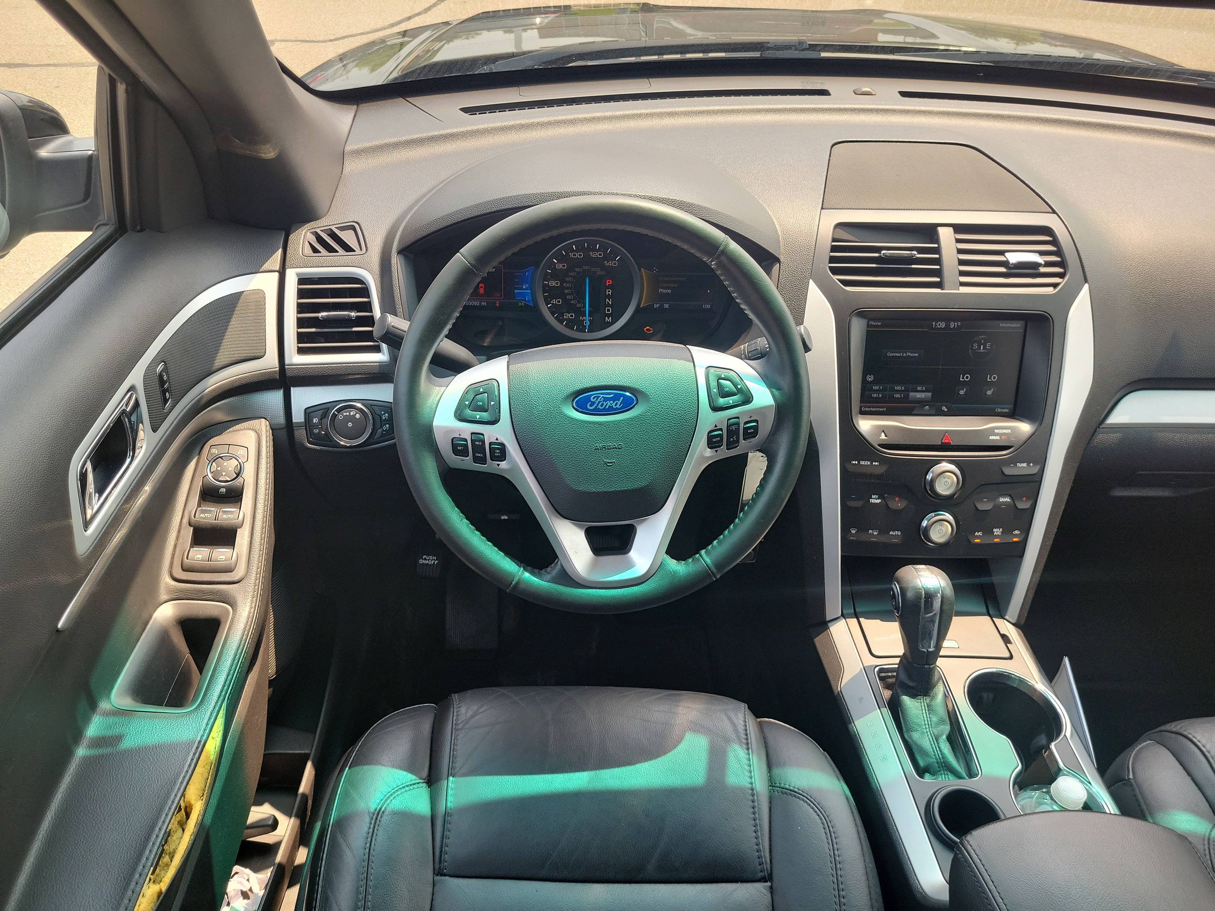 Used 2014 Ford Explorer XLT w/ Equipment Group 202A FWD image 9
