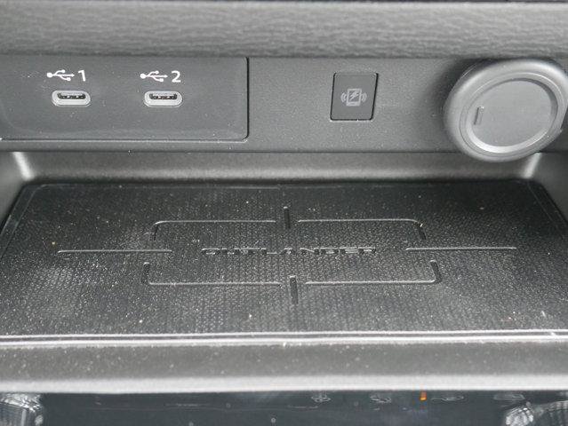 Used 2025 Mitsubishi Outlander AWD image 21