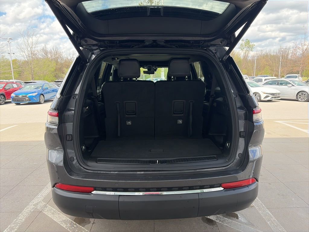 Used 2024 Jeep Grand Cherokee L Limited w/ Luxury Tech Group II AWD/4WD image 6