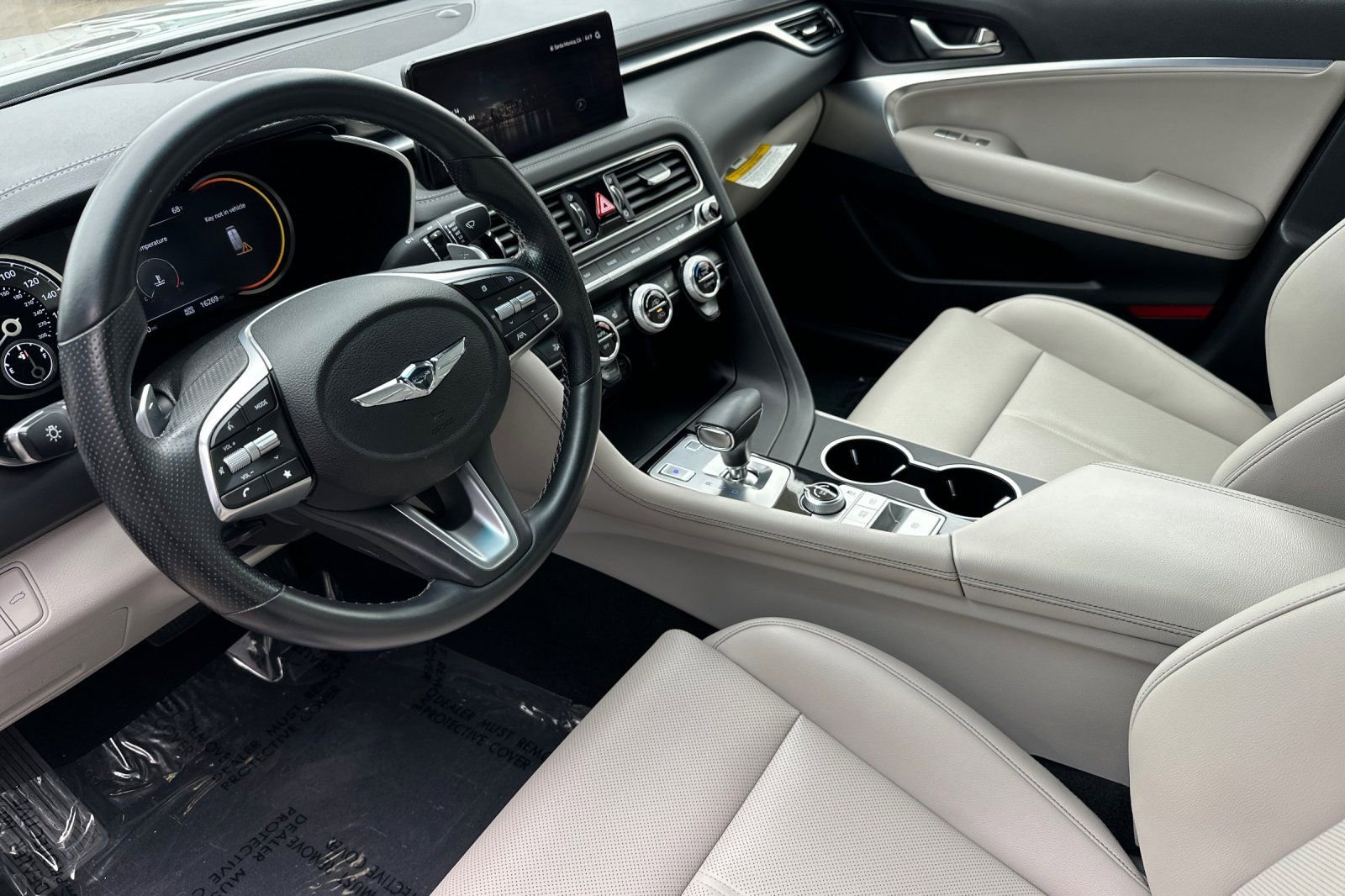 Used 2023 Genesis G70 2.0T RWD image 13