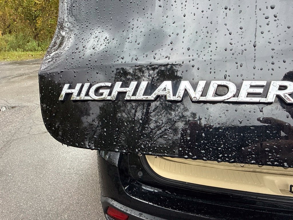 Used 2019 Toyota Highlander XLE AWD/4WD image 16