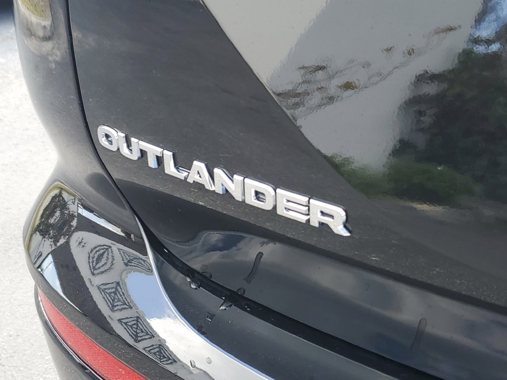 New 2026 Mitsubishi Outlander ES FWD image 8