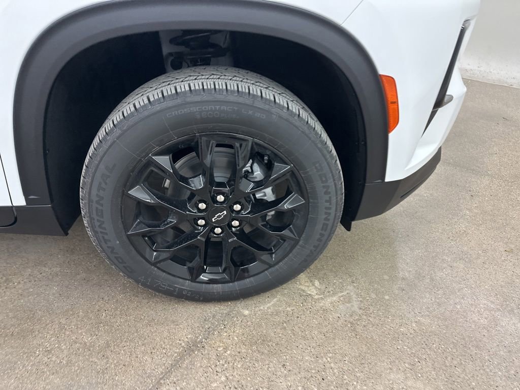 New 2026 Chevrolet Traverse LT w/ Midnight/Sport Edition image 13