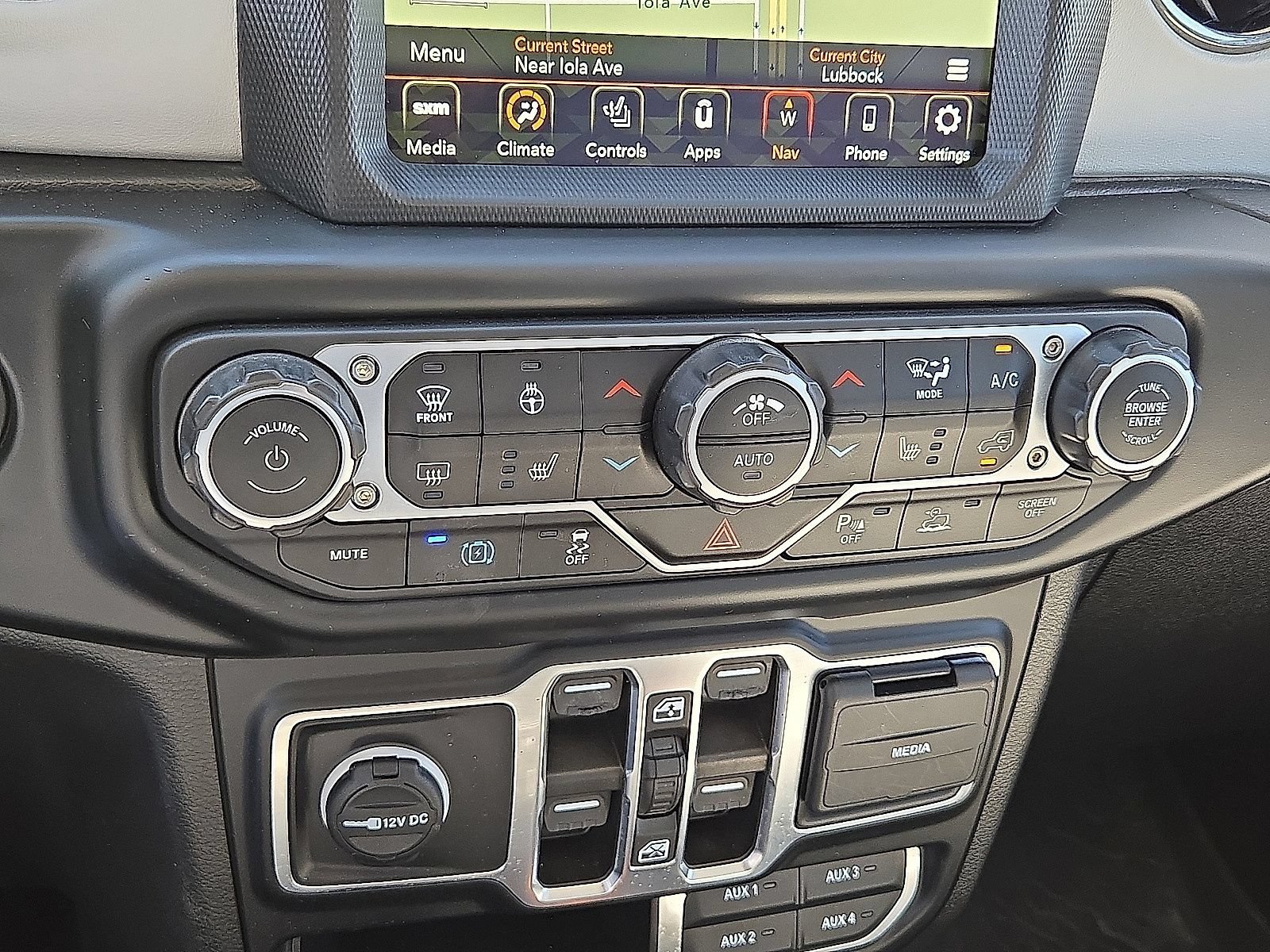 Used 2023 Jeep Wrangler Unlimited Sahara AWD/4WD image 27