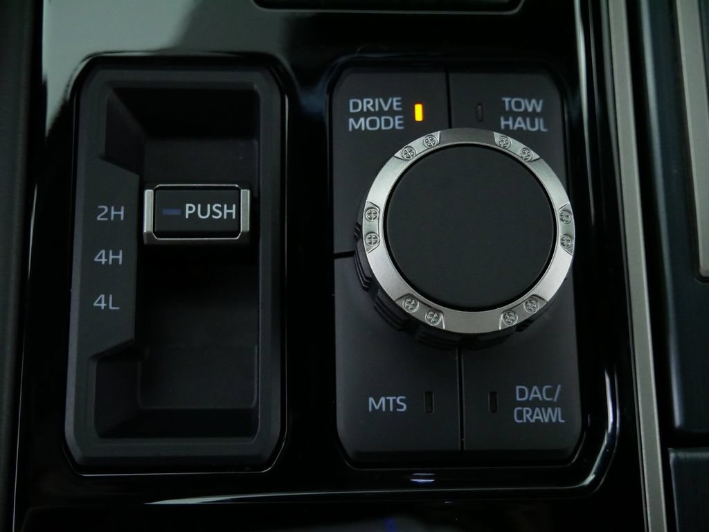 Used 2026 Toyota Sequoia Platinum AWD/4WD image 31