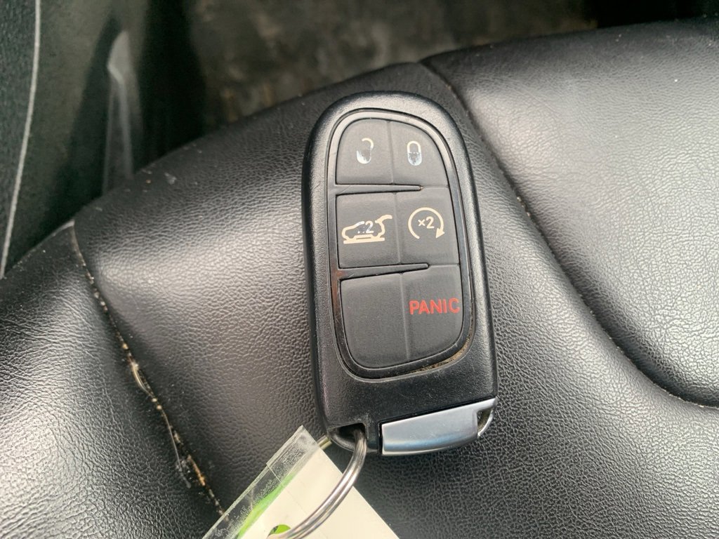 Used 2019 Jeep Cherokee Latitude Plus w/ Comfort/Convenience Group image 28