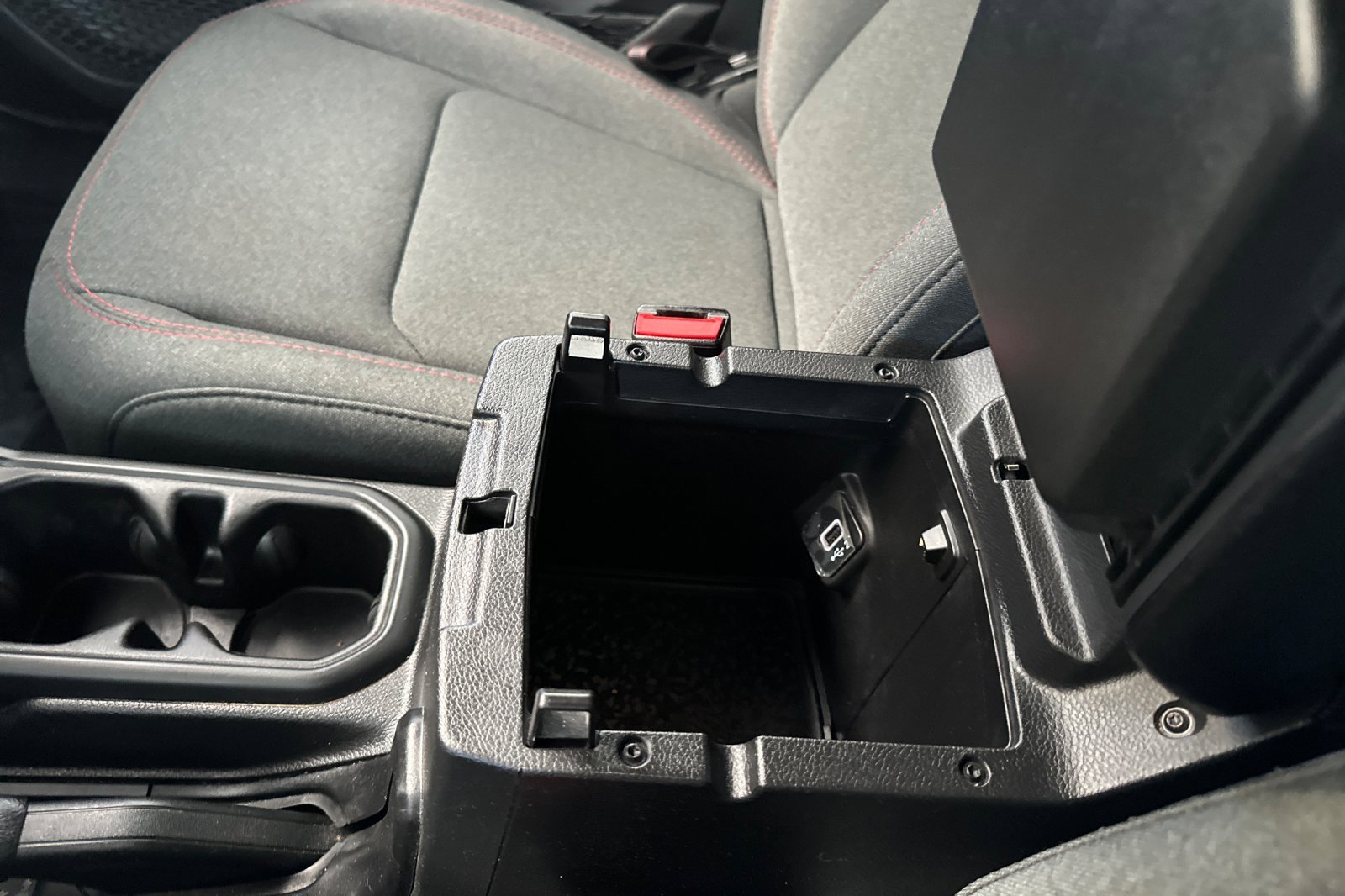 Used 2024 Jeep Wrangler Rubicon w/ Convenience Group image 33