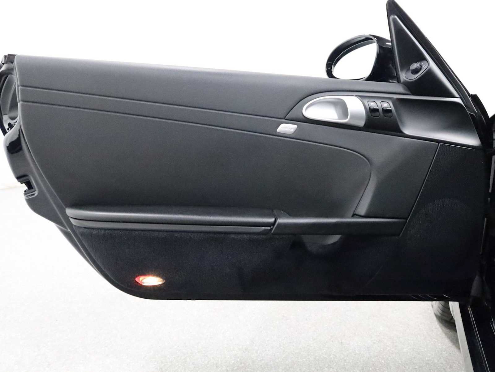 Used 2007 Porsche Cayman RWD image 16