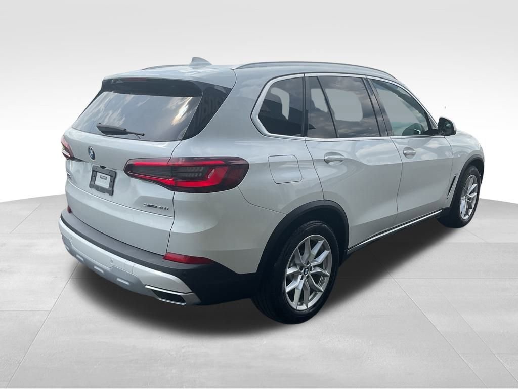 Used 2022 BMW X5 sDrive40i w/ Parking Assistance Package image 7