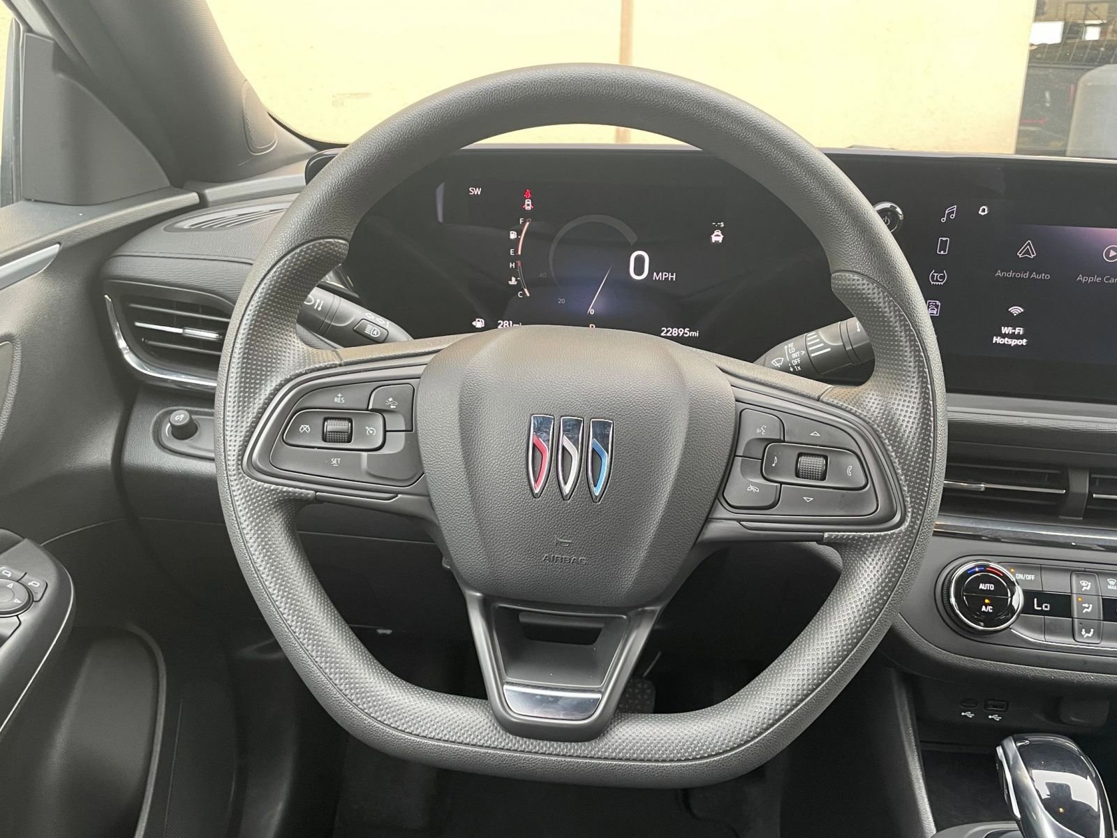 Used 2025 Buick Envista Preferred image 31