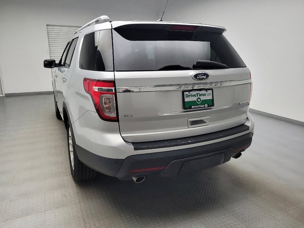 Used 2015 Ford Explorer XLT w/ Equipment Group 202B FWD image 6