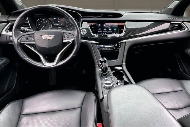 Used 2022 Cadillac XT6 Premium Luxury w/ Technology Package FWD image 16