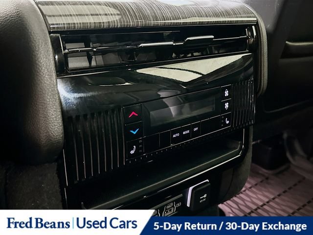 Used 2022 Jeep Wagoneer Series III w/ Premium Group I AWD/4WD image 33