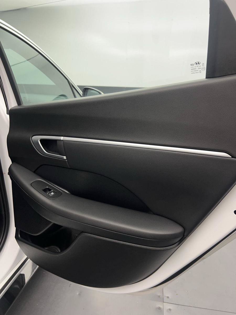Used 2025 Hyundai Sonata SEL FWD image 22