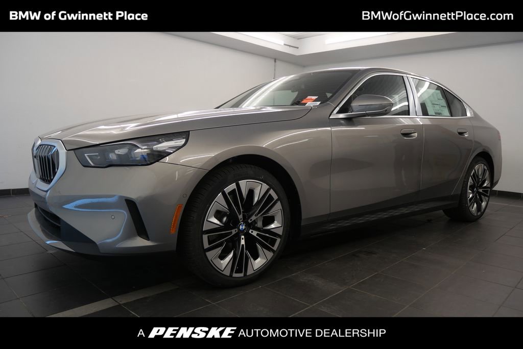 Used 2025 BMW 530i xDrive w/ Premium Package image 1