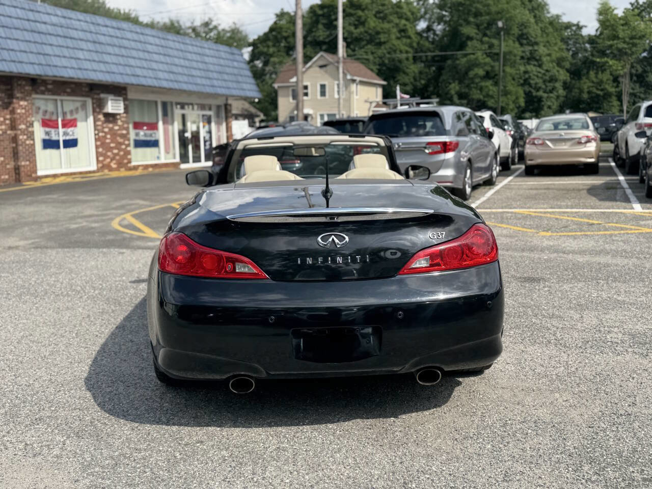 Used 2010 INFINITI G37 Base 2dr Convertible w/ Premium Pkg image 18