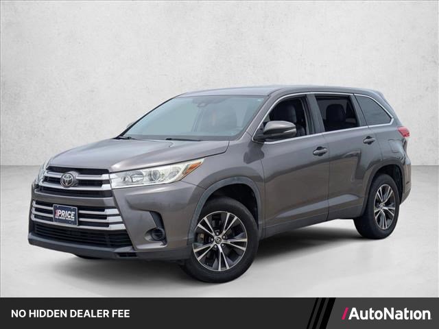 Used 2019 Toyota Highlander LE FWD image 1