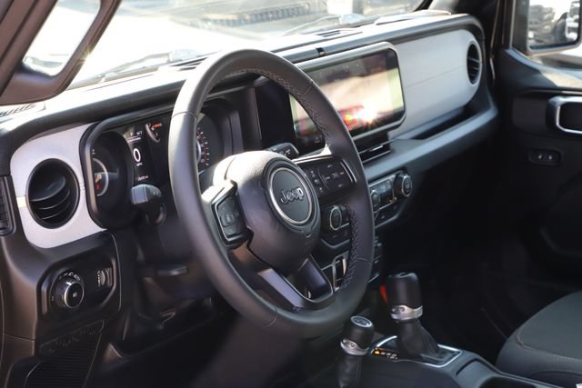 Used 2025 Jeep Wrangler Unlimited Sport AWD/4WD image 11