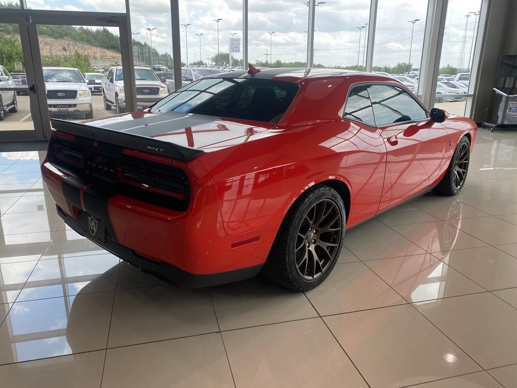 Used 2016 Dodge Challenger SRT Hellcat RWD image 6