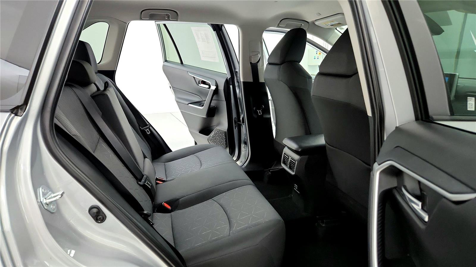 Certified 2025 Toyota RAV4 XLE image 30