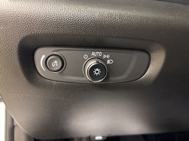 Used 2023 Chevrolet Traverse LT image 33